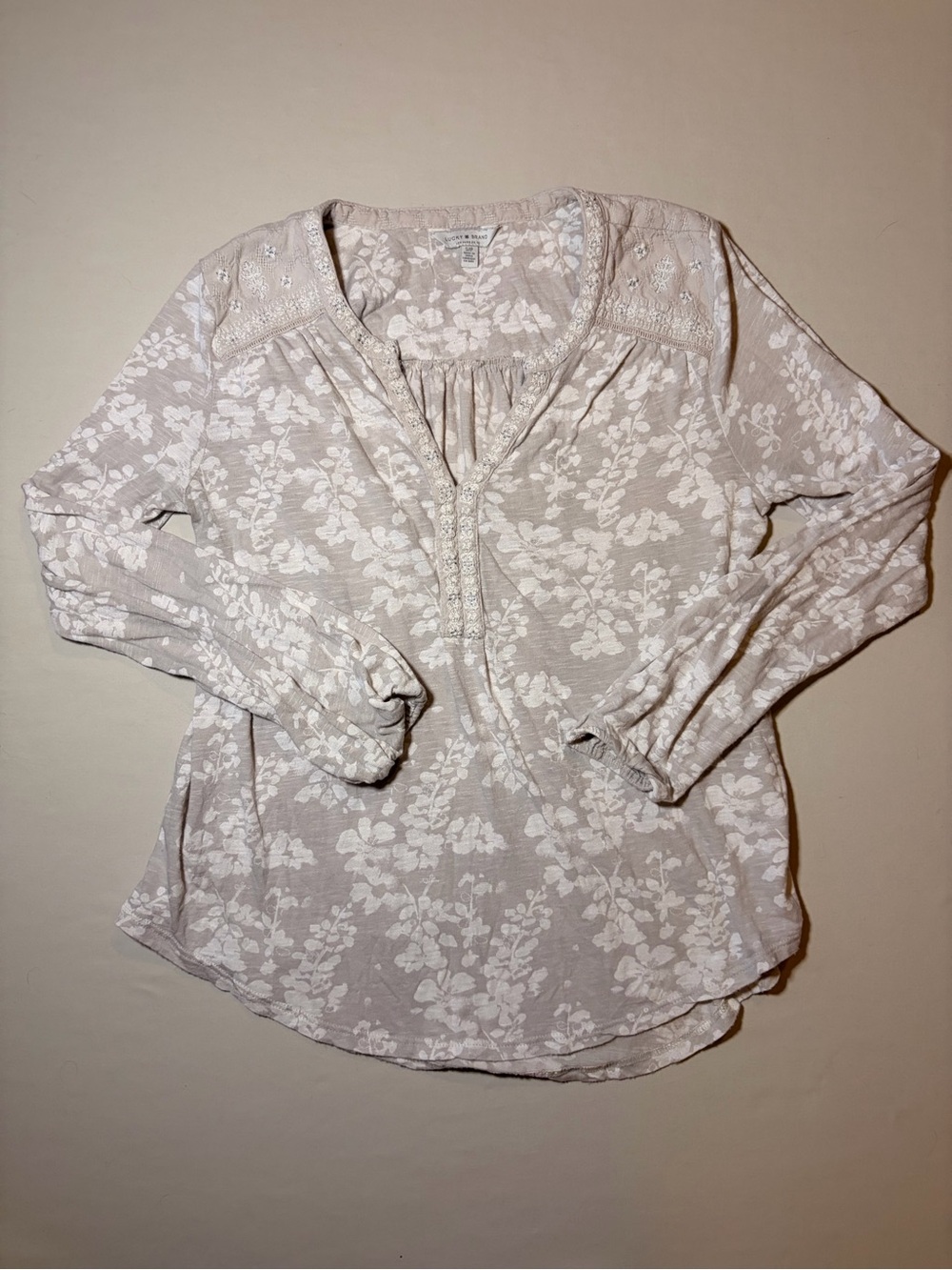 Lucky Brand Womens S Beige Floral Embroidered Henley Top Long Sleeve Boho - Picture 2 of 6